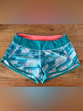 IVIVVA (Lululemon for kids) Girls Sz 8 Athletic Shorts